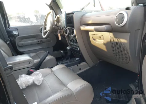 2010 Jeep Wrangler Unlimited Sahara из США, поврежденный, VIN 1J4HA5H10AL144362